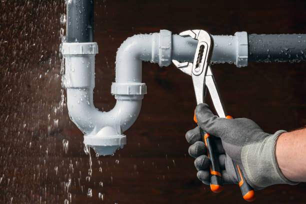Professional Gas Line Repair technician working in Poolville, TX
